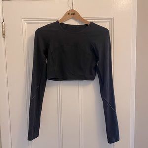 Lululemon crop top